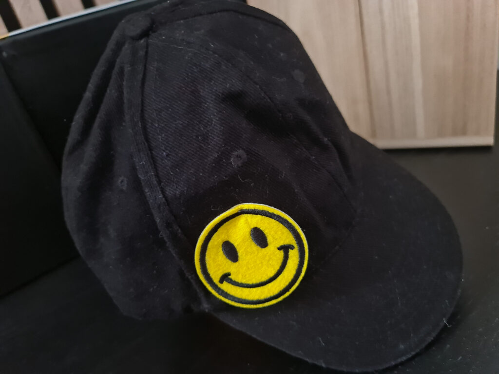 casquette customisée smiley