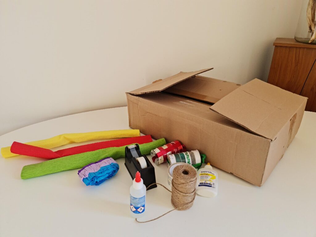 Carton et matériel pour fabriquer une piñata soi-même