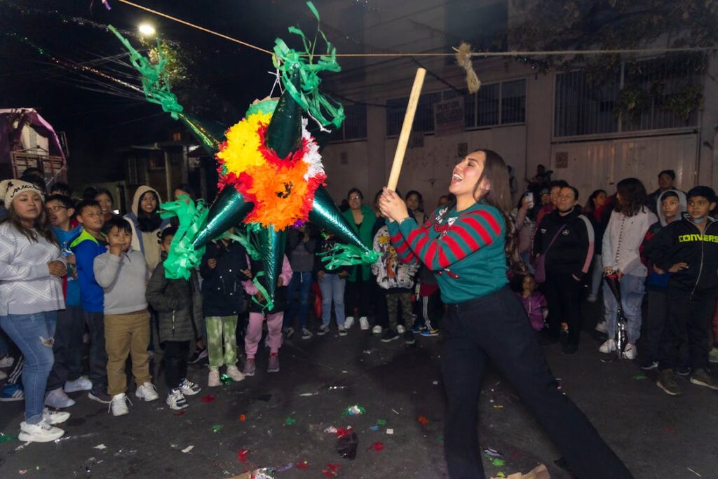 Pinata fixée à une corde