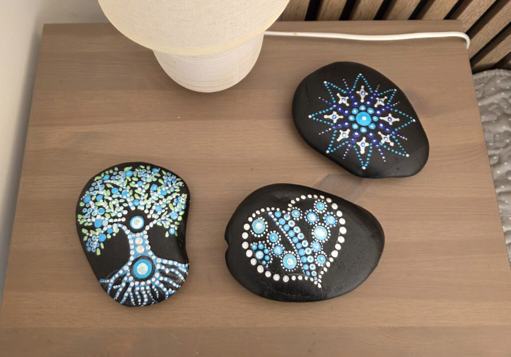 Mes peintures mandalas sur galet